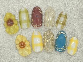 7.8月　ひまわりネイル