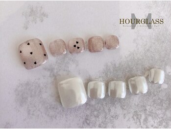 アワーグラスネイル 海田店(HOURGLASS NAIL)の写真/足元から輝く季節へ！定額で心ときめくデザインを。フットネイルを楽しもう♪