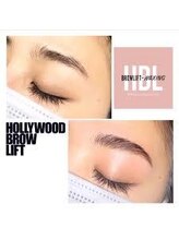 ラウス(Lauth)/大人気♪ハリウッドブロウリフト