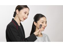 大人のメイク悩みを解決する『大人のベースメイク』体験を実施中