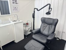 ホワイトニングバー 心斎橋オーパ店/商業施設を中心に展開