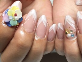 白色flowerウェディングネイル