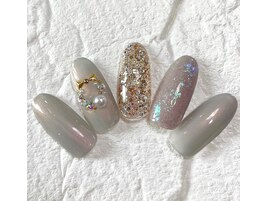 キラキラリースネイル