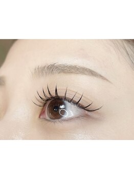 ナチュラル上品な目元にしたい