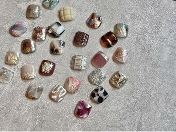 ラト ファムエオム(LATO femme et homme)の写真/お仕事柄ハンドが出来ない方や足爪の育成、メンズにもオススメ♪足元のお洒落もぬかりなく＊