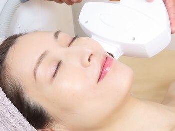 フルーア 恵比寿店の写真/【平日21時まで施術可☆】全身脱毛はflurにお任せください！部分脱毛～全身脱毛まで◎憧れのツルスベ肌に♪