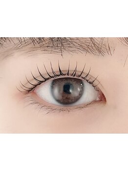 ナチュラル上品な目元にしたい