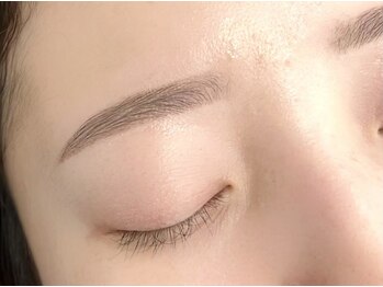 ニクシーアイブティック(Nixie Eye Boutique)/眉毛/まゆげ/美眉スタイリング