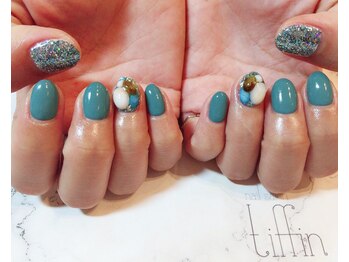 ネイルサロン ティフィン(tiffin)/夏色ターコイズネイル