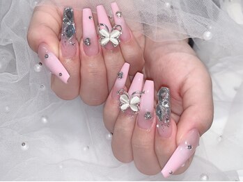 ディージーネイルサロン 渋谷店(DG nail salon)の写真/【ゴージャス派に☆スカルプ/パーツ付け放題】お得なクーポン掲載中!長さが欲しい方におすすめ♪当日予約OK