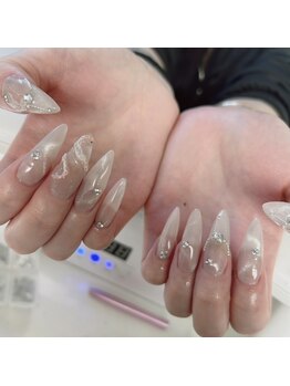 プリア(pllia)の写真/【深爪・短い爪のお悩み解決◎】自然な「長さ出し」でデザインを楽しむ♪指先スラッと憧れの美フォルムへ♪