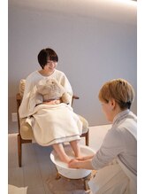 エンボディメントラボラトリー エイトレターズ(Embodiment Lab. 8 LETTERS)/フットバスの様子