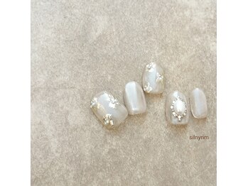 シルニー リム(Silny rim)/アシンメトリーニュアンスネイル