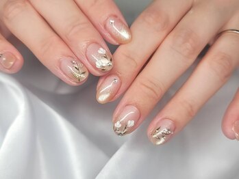 シャルム(Charme)の写真/指先を上品に彩るシンプルネイル☆マグネットとフラッシュの輝きで、オフィスでも注目の的！定額/6,500~