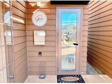 こちらを目印にご来店ください♪