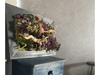 ブラックボックス(BLACK BOX)/サロンの不気味かわいいもの