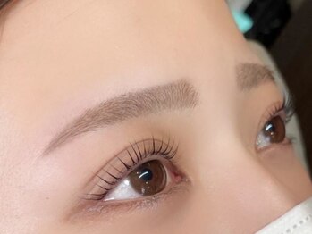 ニクシーアイブティック(Nixie Eye Boutique)/眉毛/まゆげ/美眉スタイリング