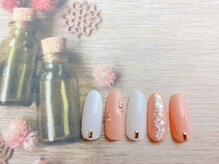 ネイルサロン&スクール ジーナ(GINA)/白×ベージュ