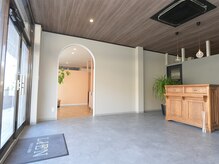 リアン(LIEN)/落ち着いた雰囲気の店内