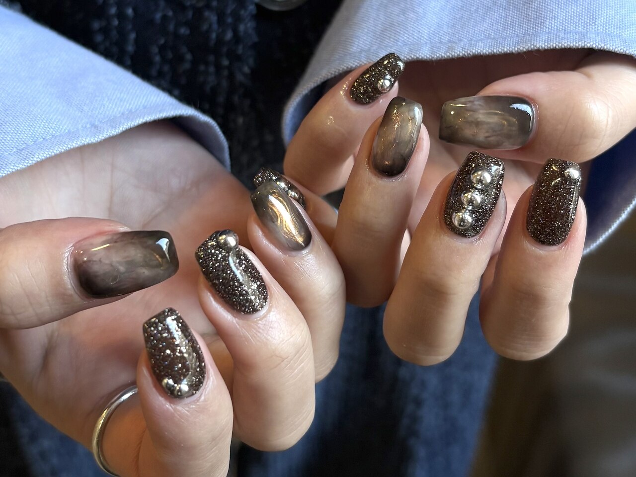 2025年-2026年冬トレンド】オレンジブラウンのネイルデザイン集｜人気