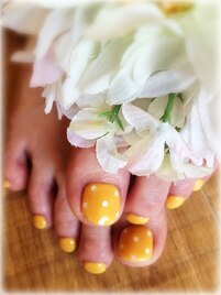 春のドット柄ネイル