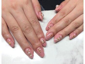 リエル(Riel)/パーツ乗せアートネイル☆定額