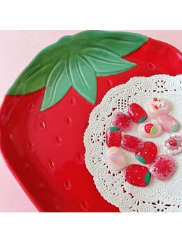 ネイルアトリエ いちごパフェ/いちごパフェのいちごネイル