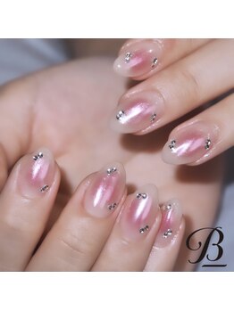 ビー(B)/【チークネイル】