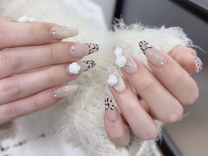 ビジューネイル(bijou nail)の写真