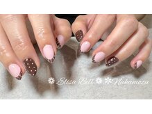 エリーザベル(Elisa Bell)/流行りのドットネイル