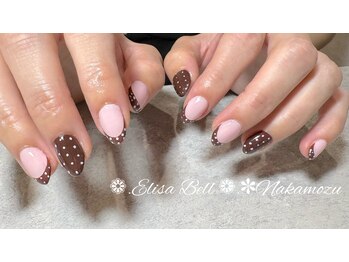 流行りのドットネイル