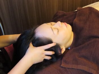 アナベル(ANNABELLE)の写真/【ヘッドスパ＊眼精疲労/首肩こり改善に】程よく気持ちの良い圧で頭のコリをスッキリ解消*不眠の改善にも◎