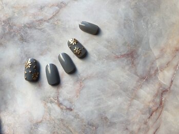 ミーム(meme)/スタッズアートネイル