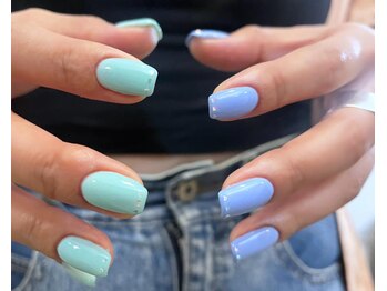 ノラ ミナミアオヤマ(NORA MINAMIAOYAMA)/小さなハートのホロネイル