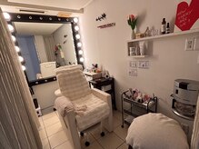 フットとeyeは個室のゆっくりとくつろげる空間で^^同時施術も◎