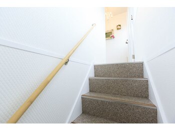 まつげエクステ専門店 アイラ 小針店(EYELA)/階段