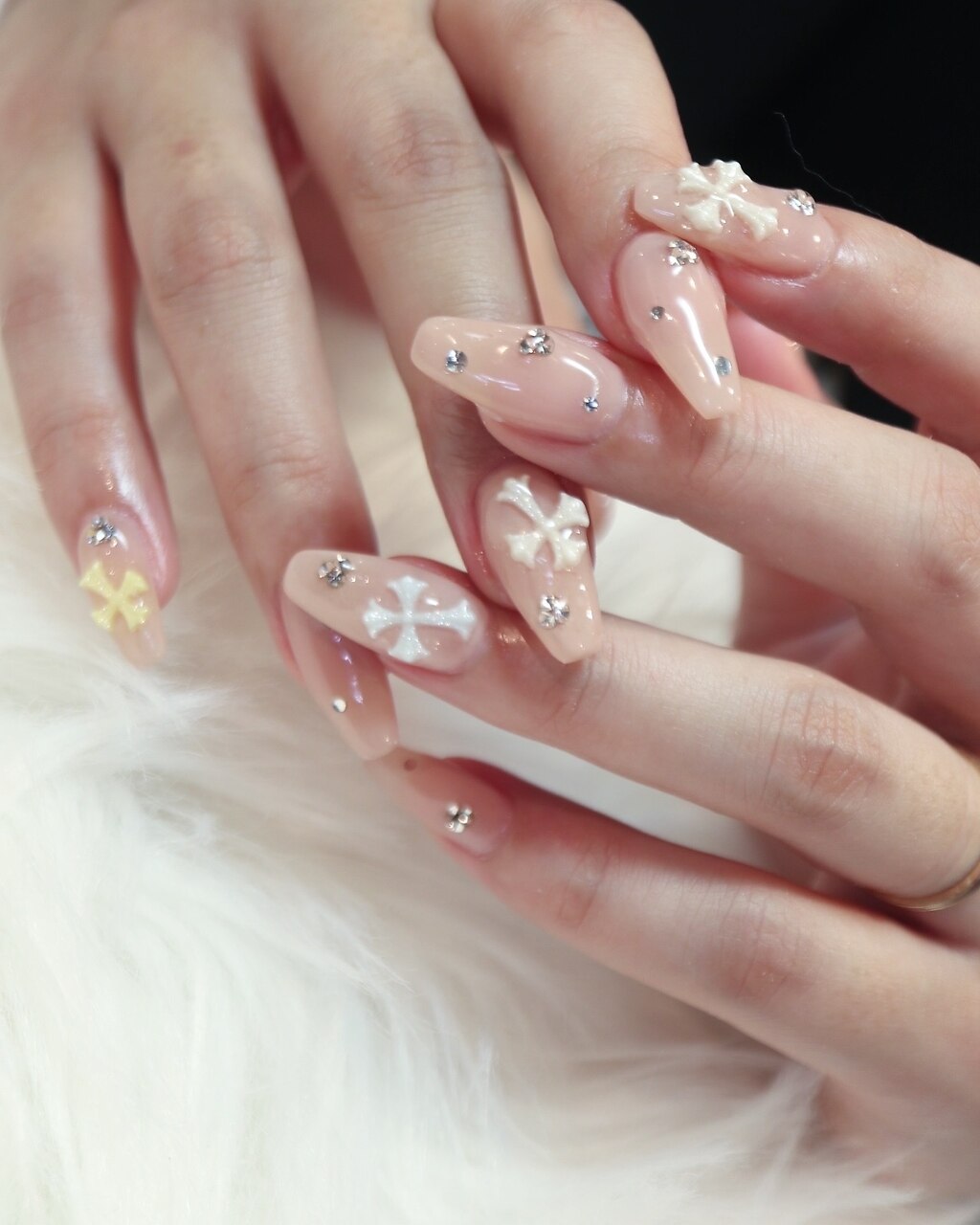 2026年冬トレンド】クロスネイルのネイルデザイン集｜人気順｜3ページ