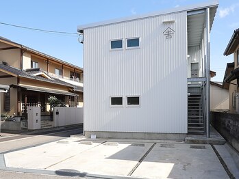 エルブラン(Aile-blanc)/毛穴/小顔/肩こり/フェイシャル 