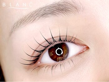 アイラッシュサロン ブラン 下関リピエ店(Eyelash Salon Blanc)の写真/【上下まつげパーマが大好評♪】パリジェンヌで根元から立ち上げや毛先までカールなどお好みで選択可能◎