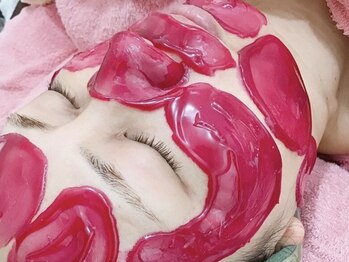 クラティス(CRATIS)の写真/夏の毛穴詰まりが気になる時期に！1人1人のお悩みや肌状態に合わせた最適なメニューをご提案いたします◎