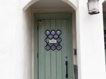 レイ 高崎院(rei)/一番左側のドアからご入室を