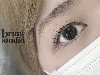 bruni studio 表参道 ブルーニスタジオ【まつ毛パーマ/眉毛/アイブロウ/まつげ】/