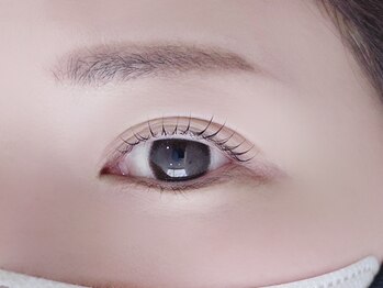 アイム(eyem)の写真/プライベートサロンで叶える理想のお目元☆ひとり一人のご要望に合わせて最適なデザインをご提案!