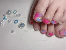 ラドール(La Dhole)/夏色カラーのニュアンスネイル