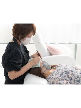 ネイル・アイメニューの同時施術が可能