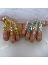 ネイルサロン ヴェルニ(NAIL SALON VERNIS)/ちぐはぐキラキラネイル