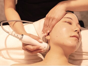 ディアユー(Dearyou)の写真/【肌質から根本改善】その場しのぎではない、触れたくなる程の透明感と自分史上最高のフェイスラインへ。