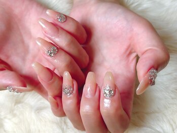 サニーデイズ ネイルアンドビューティー 曙橋店(SunnyDays Nail&Beauty)/ビジューグラデーション