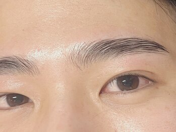 リベロ 大阪梅田中崎町(Libero)の写真/<メンズ眉毛サロン>ハリウッドブロウリフト/眉(アイブロウ)ワックス&毛量調整+間引き【大阪/梅田/中崎町】