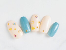 宝石ネイル